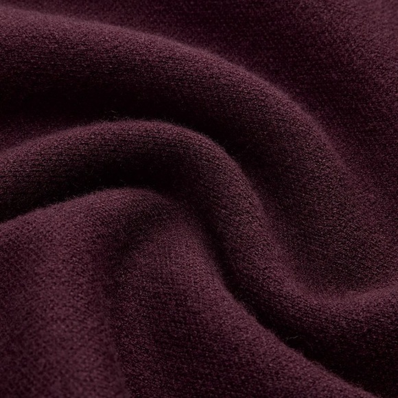 Stretch knit sweater vest in burgundy - fits like Large - Picture 4 of 4